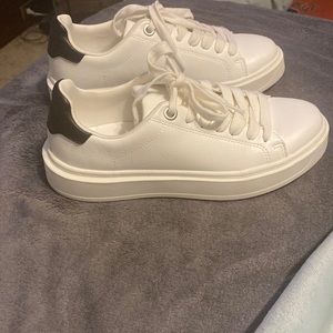 Steve Madden “Catcher”